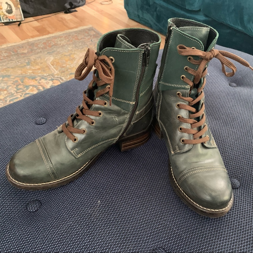 Taos Crave boots